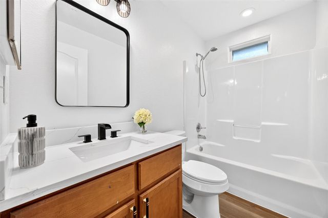 1302 Shearn Street, Houston, TX 77007