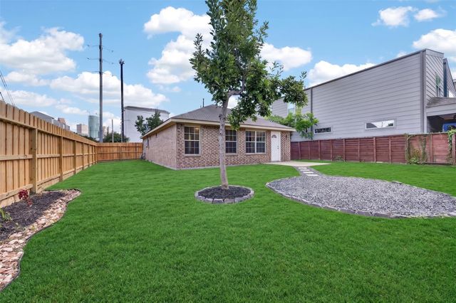 1302 Shearn Street, Houston, TX 77007