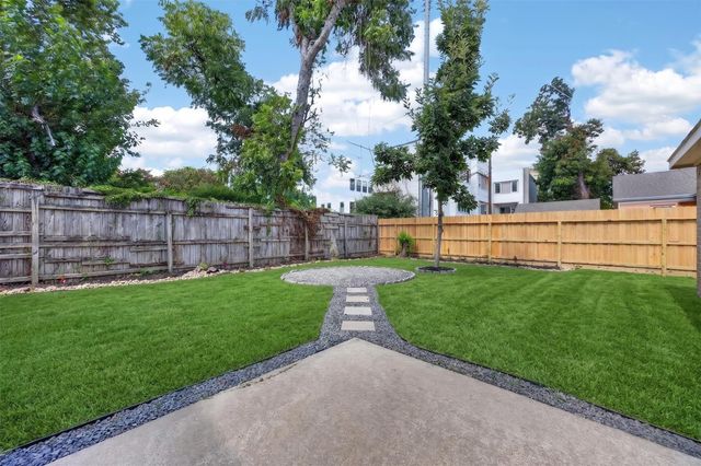 1302 Shearn Street, Houston, TX 77007