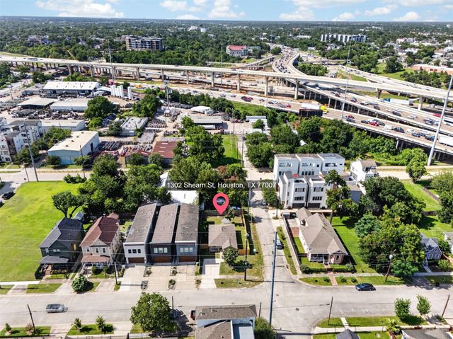 1302 Shearn Street, Houston, TX 77007