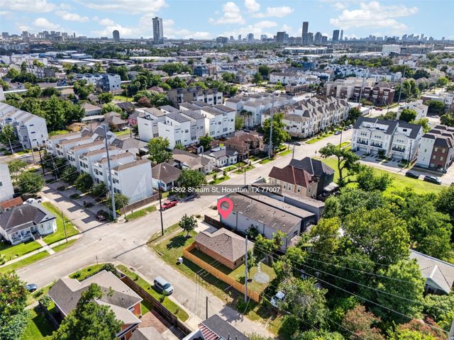 1302 Shearn Street, Houston, TX 77007