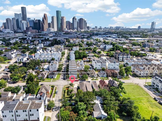 1302 Shearn Street, Houston, TX 77007