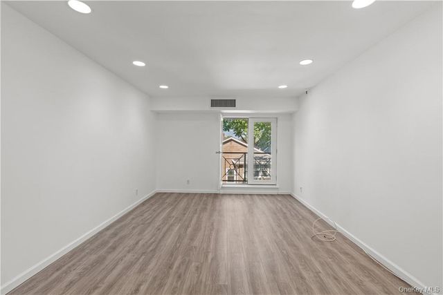 501 N Barry Avenue 2C, Mamaroneck, NY 10543