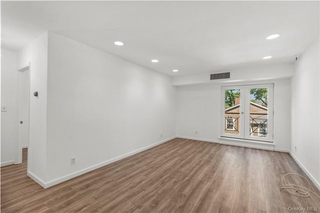 501 N Barry Avenue 2C, Mamaroneck, NY 10543