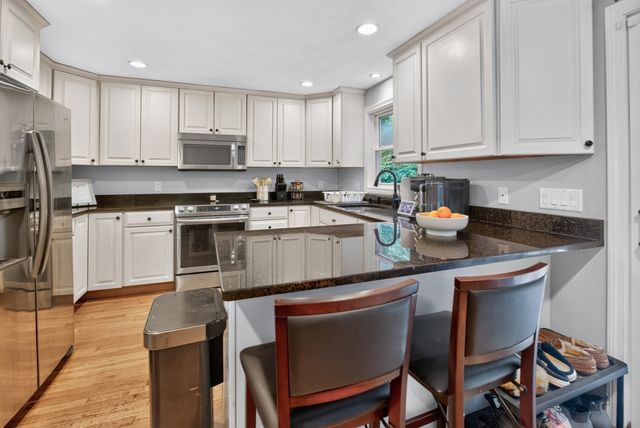 40 Hartford Ave N, Upton, MA 01568