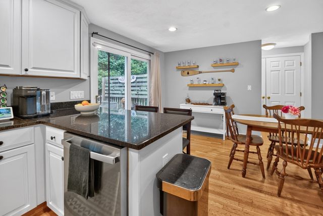 40 Hartford Ave N, Upton, MA 01568