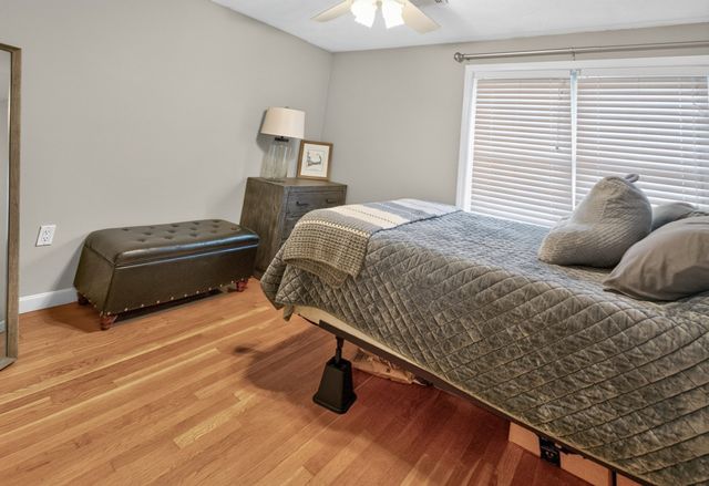 40 Hartford Ave N, Upton, MA 01568