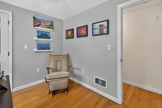 40 Hartford Ave N, Upton, MA 01568
