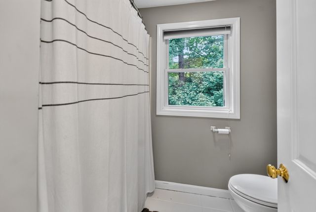 40 Hartford Ave N, Upton, MA 01568