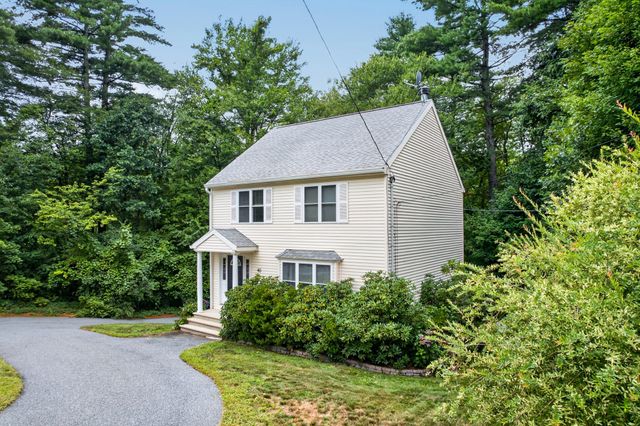 40 Hartford Ave N, Upton, MA 01568