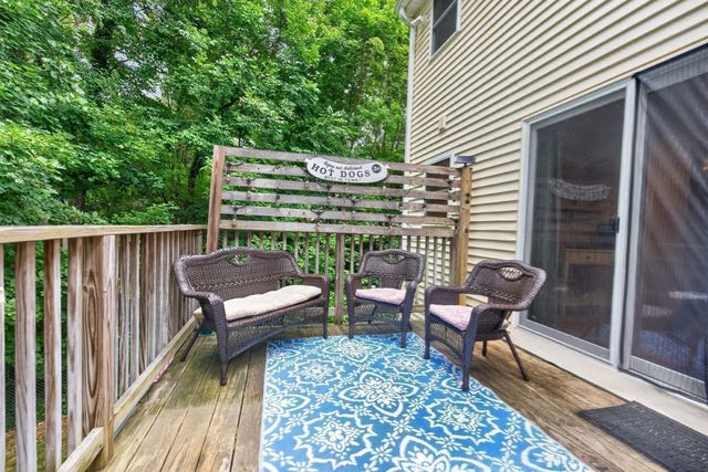 40 Hartford Ave N, Upton, MA 01568