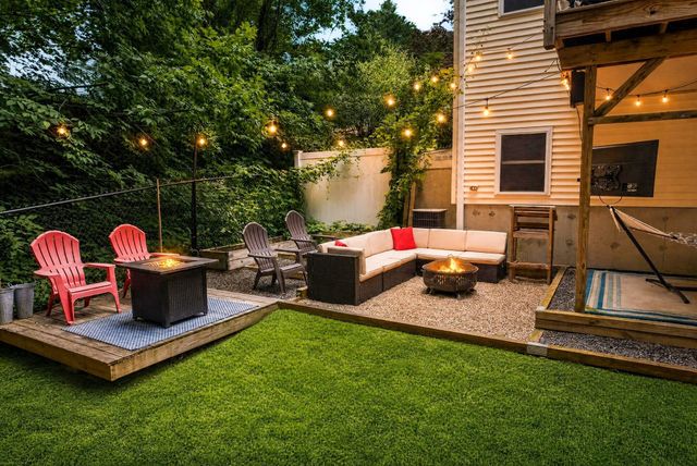 40 Hartford Ave N, Upton, MA 01568