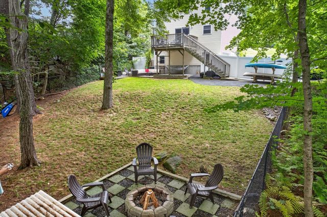 40 Hartford Ave N, Upton, MA 01568