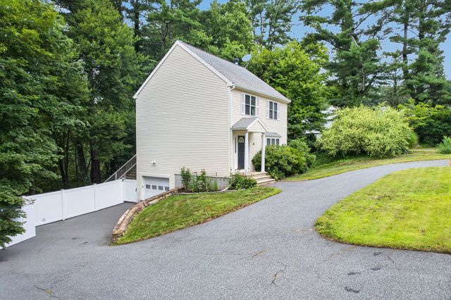 40 Hartford Ave N, Upton, MA 01568