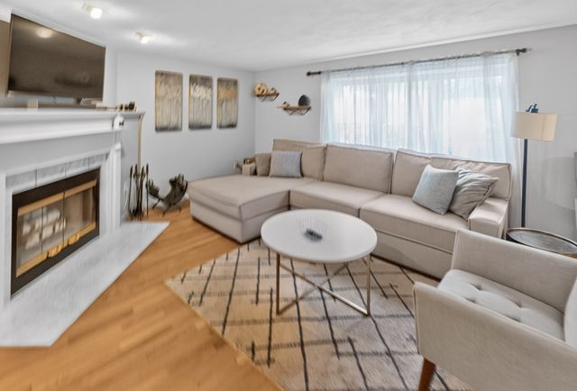 40 Hartford Ave N, Upton, MA 01568