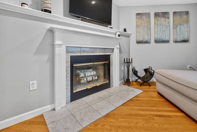 40 Hartford Ave N, Upton, MA 01568