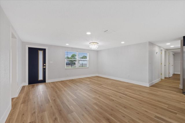 5824 N THATCHER AVENUE, Tampa, FL 33614