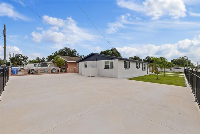 5824 N THATCHER AVENUE, Tampa, FL 33614
