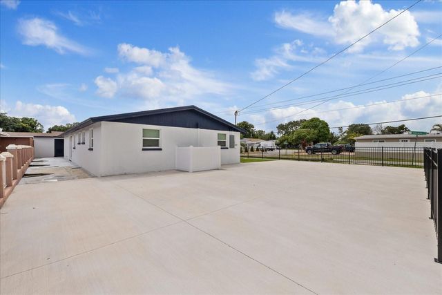 5824 N THATCHER AVENUE, Tampa, FL 33614