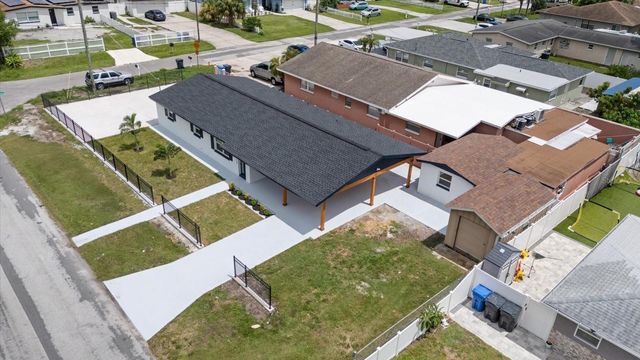 5824 N THATCHER AVENUE, Tampa, FL 33614