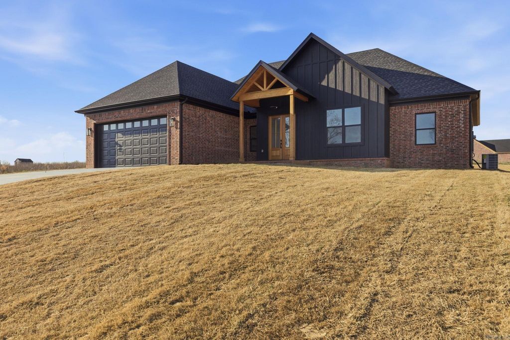 211 Michelle Drive, Beebe, AR 72012