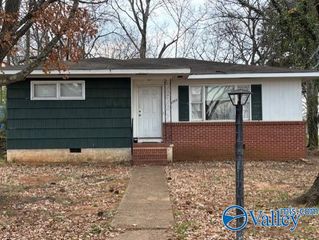 1209 11th Avenue SE, Decatur, AL 35601