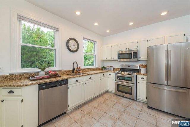 22 Arlington Avenue, Caldwell, NJ 07006
