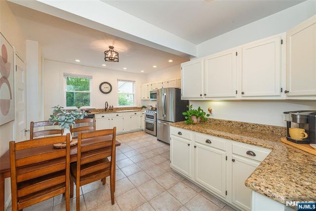 22 Arlington Avenue, Caldwell, NJ 07006
