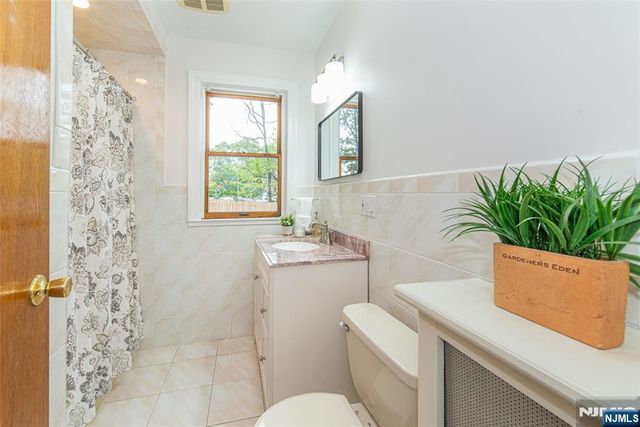 22 Arlington Avenue, Caldwell, NJ 07006