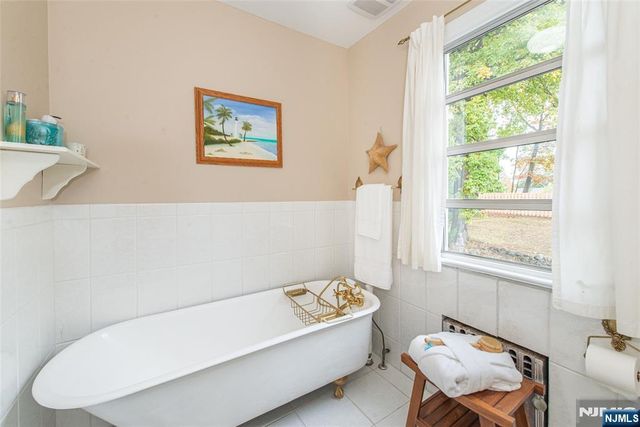 22 Arlington Avenue, Caldwell, NJ 07006