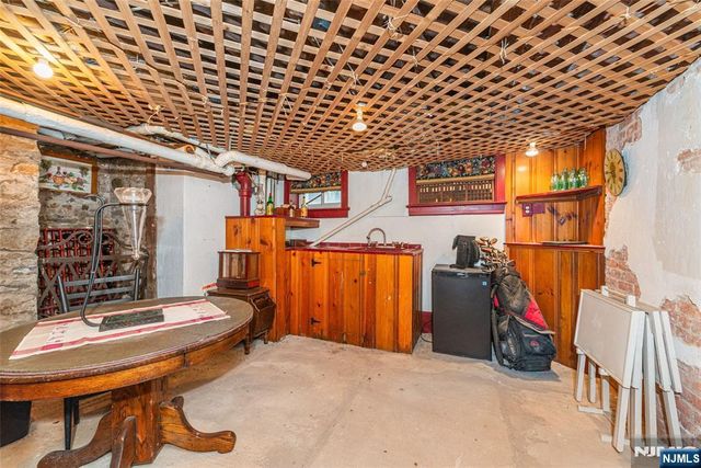 22 Arlington Avenue, Caldwell, NJ 07006