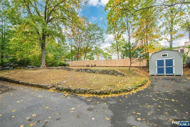 22 Arlington Avenue, Caldwell, NJ 07006
