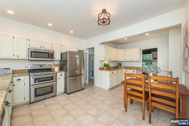 22 Arlington Avenue, Caldwell, NJ 07006