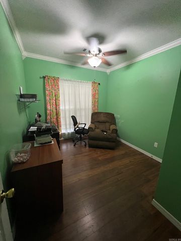 1707 Holloway, Morrilton, AR 72110