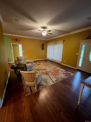 1707 Holloway, Morrilton, AR 72110