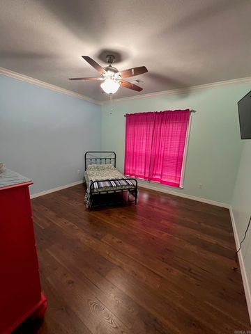 1707 Holloway, Morrilton, AR 72110