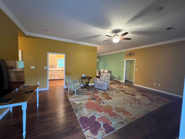 1707 Holloway, Morrilton, AR 72110