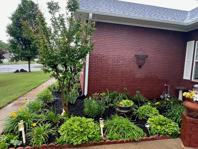 1707 Holloway, Morrilton, AR 72110