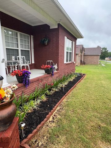 1707 Holloway, Morrilton, AR 72110