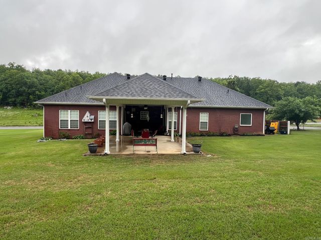 1707 Holloway, Morrilton, AR 72110