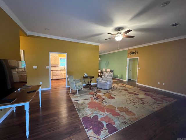 1707 Holloway, Morrilton, AR 72110