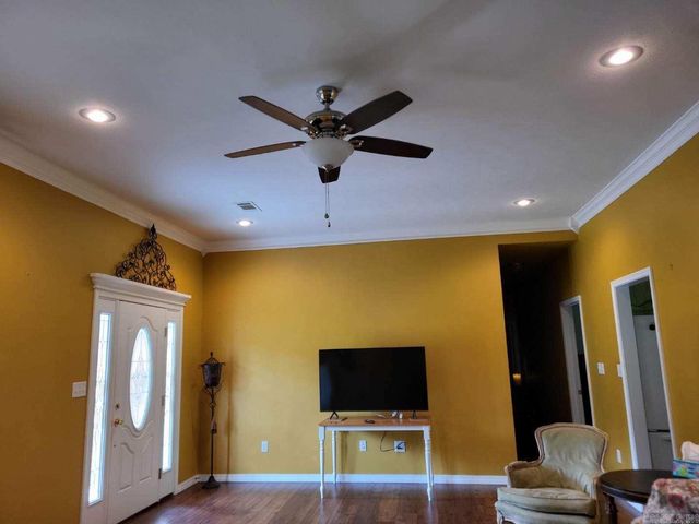 1707 Holloway, Morrilton, AR 72110
