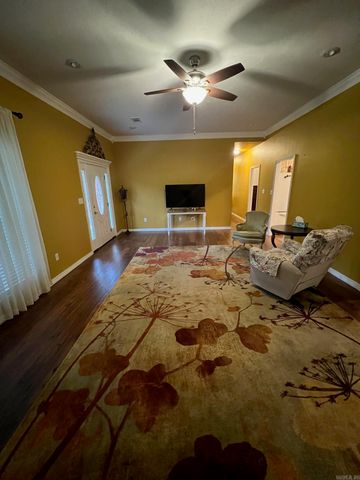 1707 Holloway, Morrilton, AR 72110
