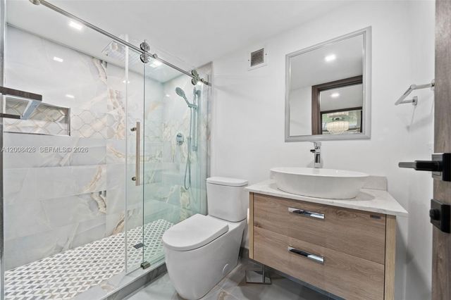 2001 Atlantic Shores Blvd 116, Hallandale Beach, FL 33009