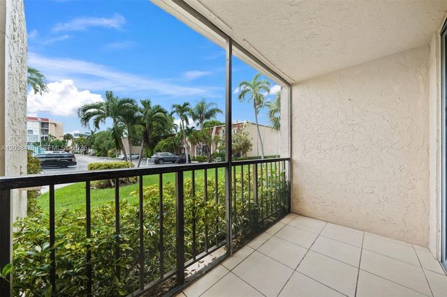 2001 Atlantic Shores Blvd 116, Hallandale Beach, FL 33009