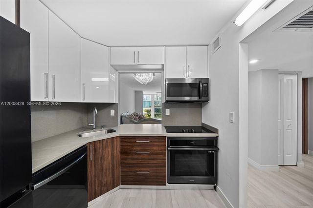 2001 Atlantic Shores Blvd 116, Hallandale Beach, FL 33009