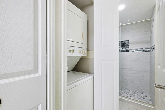 2750 Holly Hall Street 1711, Houston, TX 77054