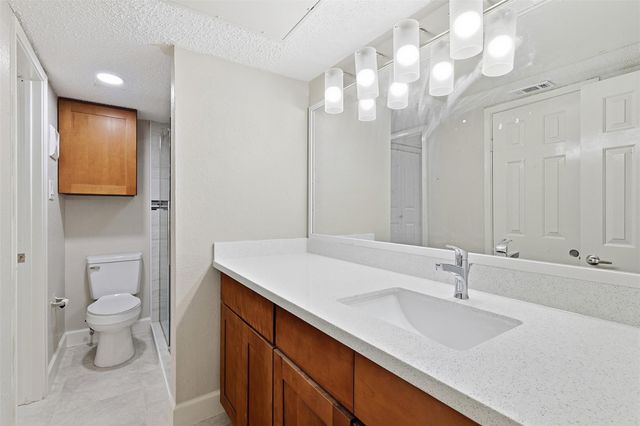 2750 Holly Hall Street 1711, Houston, TX 77054