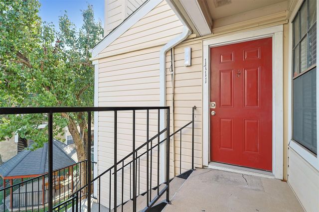 2750 Holly Hall Street 1711, Houston, TX 77054