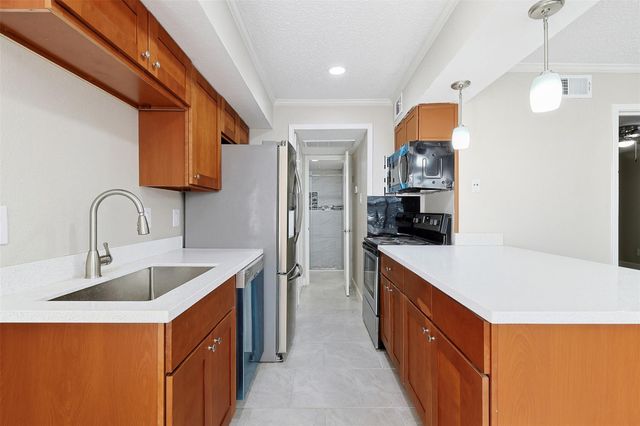 2750 Holly Hall Street 1711, Houston, TX 77054